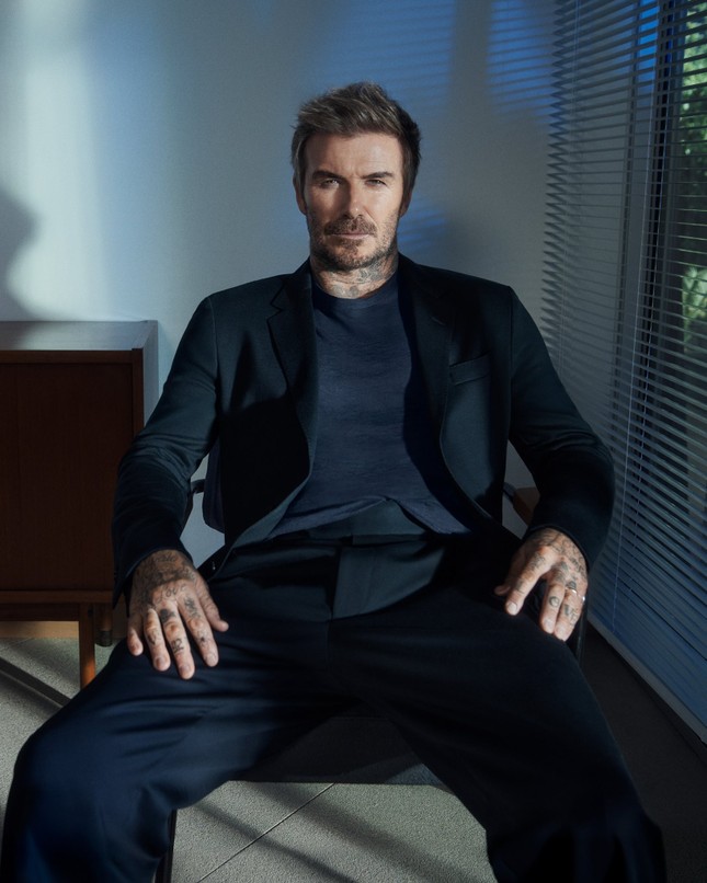Vì sao David Beckham vẫn giữ được sự lôi cuốn ở tuổi 50? ảnh 4