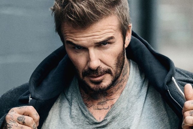 Vì sao David Beckham vẫn giữ được sự lôi cuốn ở tuổi 50? ảnh 1