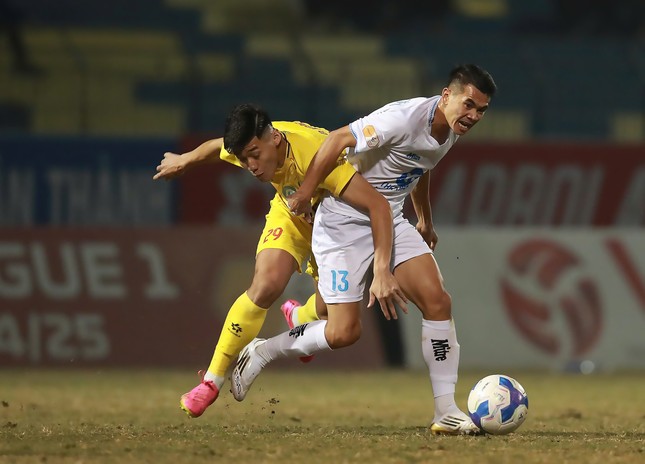 Thắng Đông Á Thanh Hoá, Nam Định vững ngôi đầu LPBank V-League 2024/25 ảnh 31