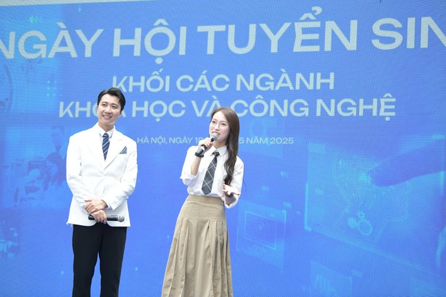 MC Khánh Vy và những chia sẻ thú vị trong Ngày hội tuyển sinh khối các ngành Khoa học và Công nghệ ảnh 4