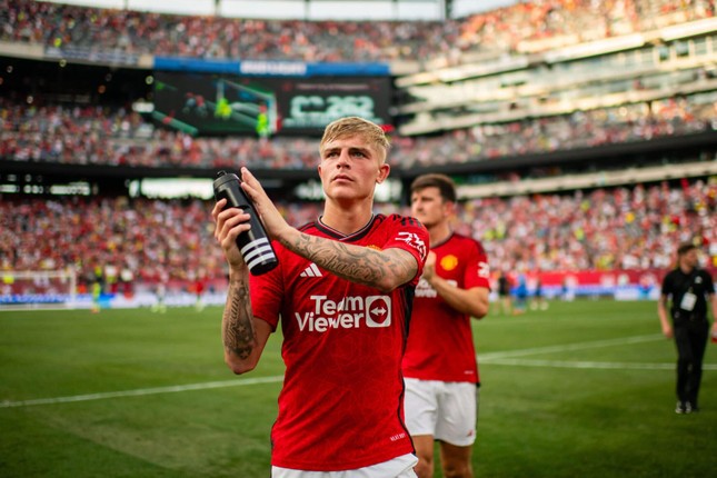 Bi kịch của cựu tài năng trẻ MU, từ người thay thế Luke Shaw đến án tù 14 tháng ảnh 1