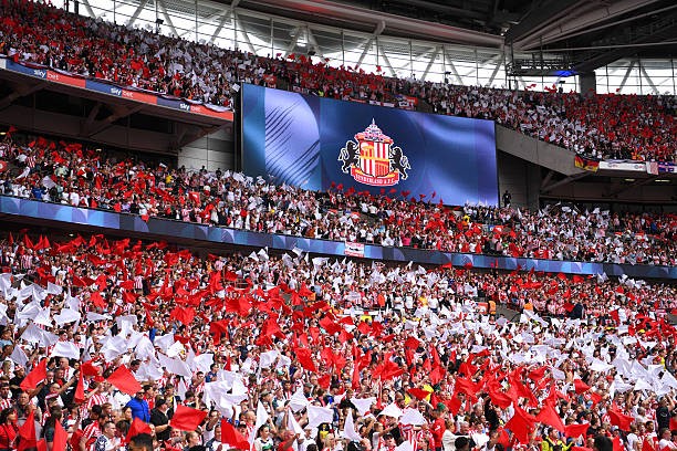 Sunderland trở lại Ngoại hạng Anh nhờ bàn thắng phút bù giờ của cầu thủ 19 tuổi ảnh 26