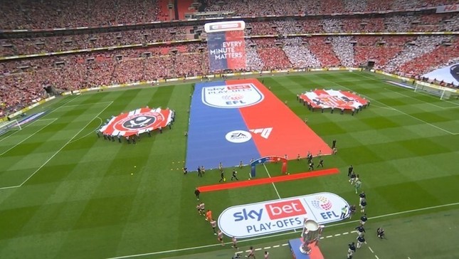 Sunderland trở lại Ngoại hạng Anh nhờ bàn thắng phút bù giờ của cầu thủ 19 tuổi ảnh 32