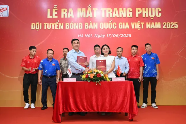 Đội tuyển bóng bàn Việt Nam ra mắt 'chiến bào' mới, tự tin hướng đến SEA Games 33 ảnh 1