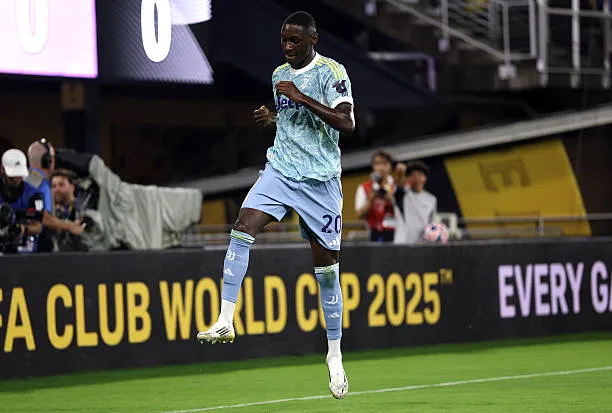 Juventus đè bẹp Al Ain bằng chiến thắng 5 sao ảnh 9