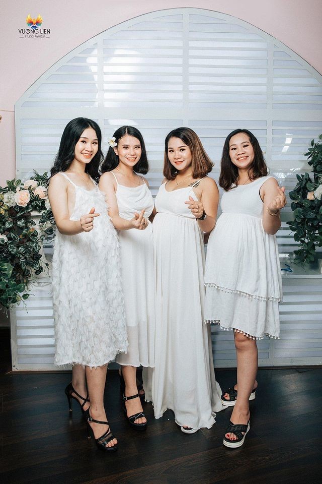 Bốn chị em ruột cùng mang bầu rủ nhau chụp hình kỷ niệm gây 'bão' mạng ảnh 3