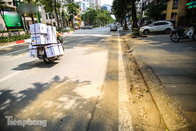 Hà Nội xuất hiện cao ốc 'dát vàng' gây chói lóa trong ngày hè oi bức ảnh 7