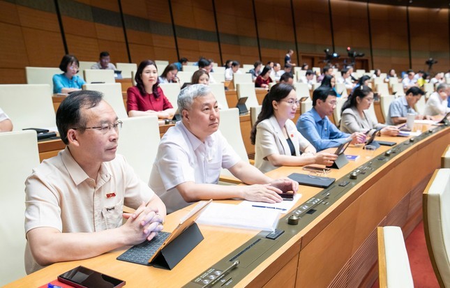 44.000 tỷ chi trả cho cán bộ nghỉ việc sớm; &apos;đua&apos; đường sắt tốc độ cao Bắc - Nam ảnh 1