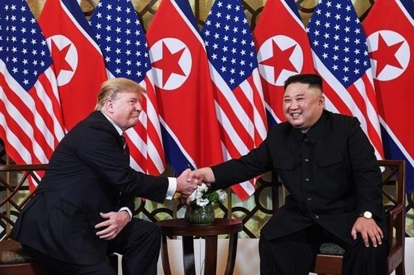 Bữa tối kết thúc, Tổng thống Trump và Chủ tịch Kim rời khách sạn Metropole ảnh 25
