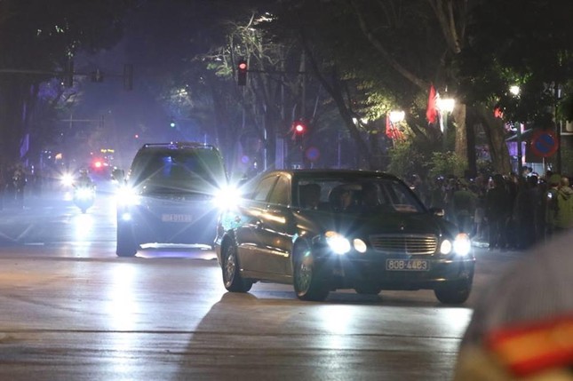 Bữa tối kết thúc, Tổng thống Trump và Chủ tịch Kim rời khách sạn Metropole ảnh 21