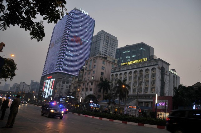 Bữa tối kết thúc, Tổng thống Trump và Chủ tịch Kim rời khách sạn Metropole ảnh 20