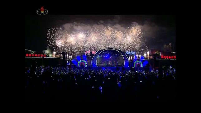 Châu Á bước sang năm mới 2020 ảnh 23