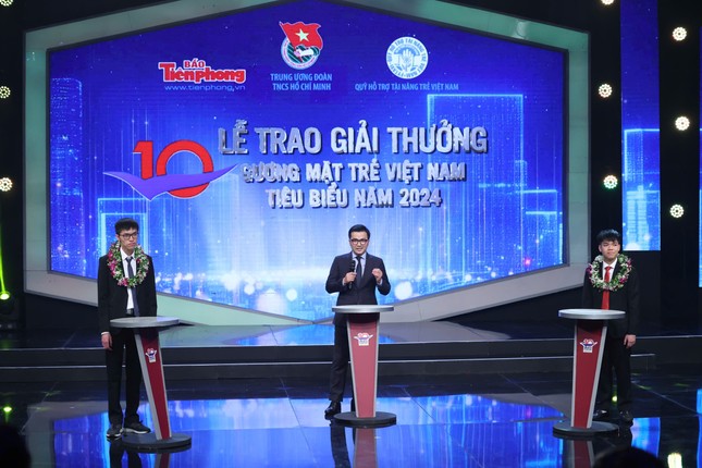 Giải thưởng Gương mặt trẻ Việt Nam tiêu biểu: Tô thắm thêm lịch sử văn hiến, hào hùng của dân tộc ảnh 19