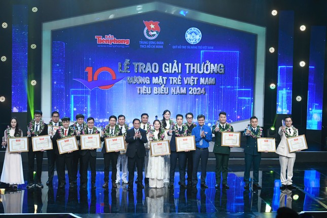 Giải thưởng Gương mặt trẻ Việt Nam tiêu biểu: Tô thắm thêm lịch sử văn hiến, hào hùng của dân tộc ảnh 3