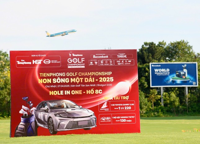 Một ngày giàu cảm xúc của 234 golfer trên sân golf Tân Sơn Nhất ảnh 4