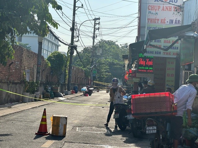 Cháy lớn nửa đêm ở TPHCM, một người tử vong ảnh 2