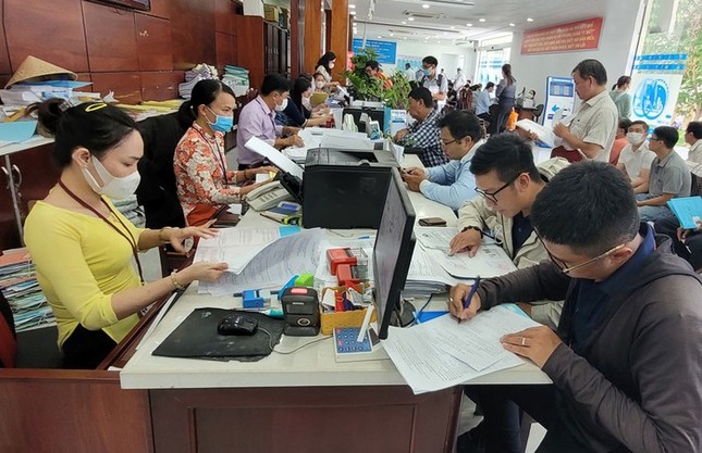 Chỉ đạo mới của Chủ tịch UBND TPHCM về chế độ cho cán bộ, công chức khi sắp xếp bộ máy ảnh 1