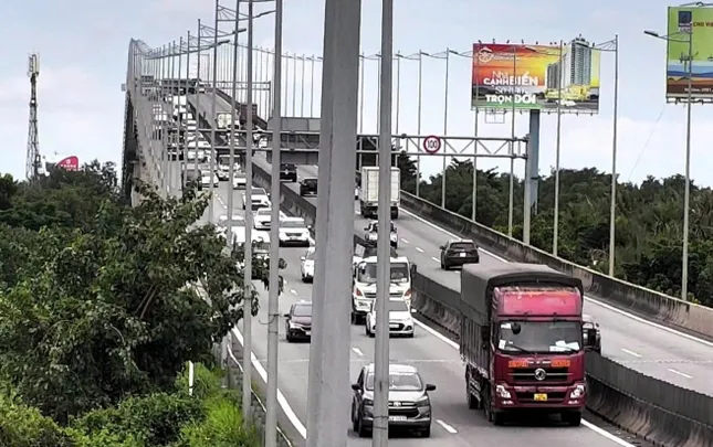 Vì sao hạn chế 'tốc độ 60km/h' ở đoạn cầu dài nhất cao tốc TPHCM - Long Thành? ảnh 1
