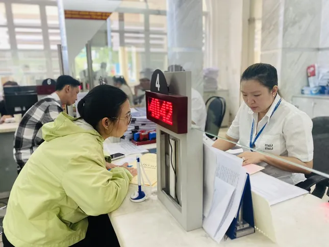 Cán bộ, công chức dôi dư ở TPHCM được vay tối đa 300 triệu đồng/người ảnh 1