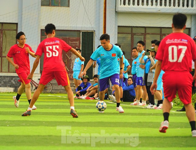 Chạy trên đường băng Trường Sa ảnh 10