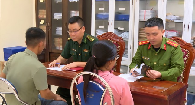Chiếm đoạt hàng trăm tỷ đồng qua hình thức ‘cắt đá tìm ngọc’ ảnh 1