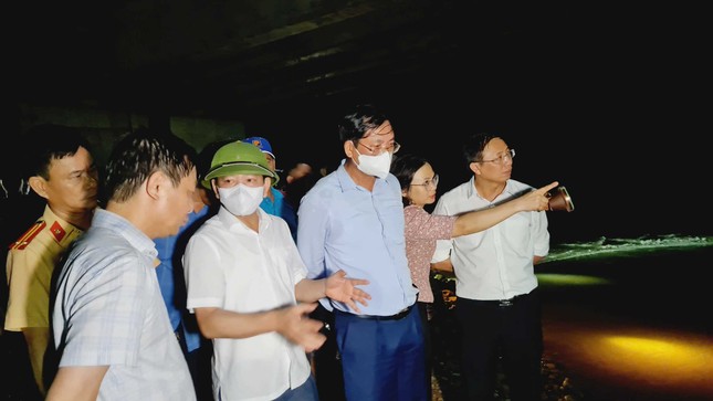 Vụ 7 học sinh bị lũ cuốn ở Quảng Ninh: Huy động hơn 1.000 người tìm kiếm nạn nhân mất tích ảnh 4