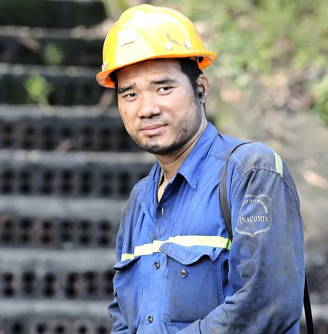 Một thợ lò được phong tặng danh hiệu Anh hùng Lao động ảnh 1