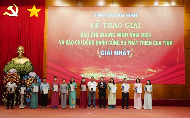 Bài viết 'Biển, mồ hôi và nước mắt' trên báo Tiền Phong đoạt giải Nhất giải báo chí Quảng Ninh ảnh 2
