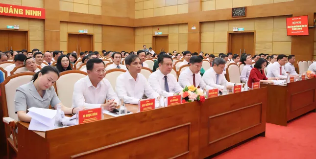 Quảng Ninh công bố quyết định về công tác cán bộ trước khi vận hành chính quyền 2 cấp ảnh 2