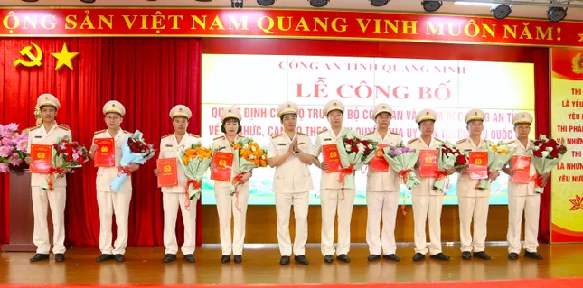 Công bố các quyết định của Bộ trưởng Công an và Giám đốc Công an tỉnh Quảng Ninh về công tác cán bộ ảnh 2