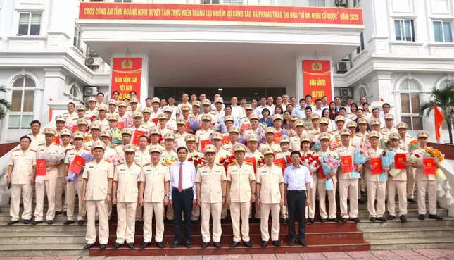 Công bố các quyết định của Bộ trưởng Công an và Giám đốc Công an tỉnh Quảng Ninh về công tác cán bộ ảnh 3