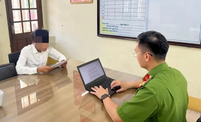 Thực hư Clip 'khách nước ngoài xé tiền Việt Nam, tài xế taxi dạy cho bài học' ảnh 1