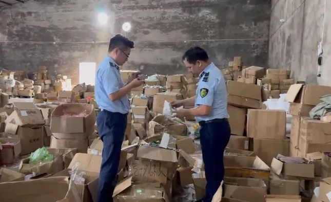 Phát hiện kho hàng lậu hơn 47.000 sản phẩm chuyên bán qua TikTok ảnh 1
