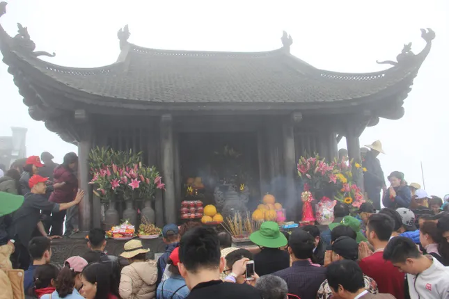Khai hội Yên Tử: Giao thông kẹt cứng, tê liệt hàng km ảnh 6