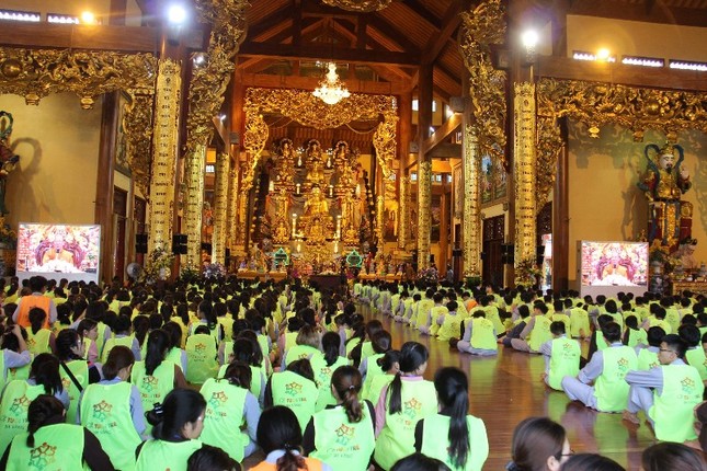 Giới trẻ háo hức được 'đi tu' trong 7 ngày ảnh 1