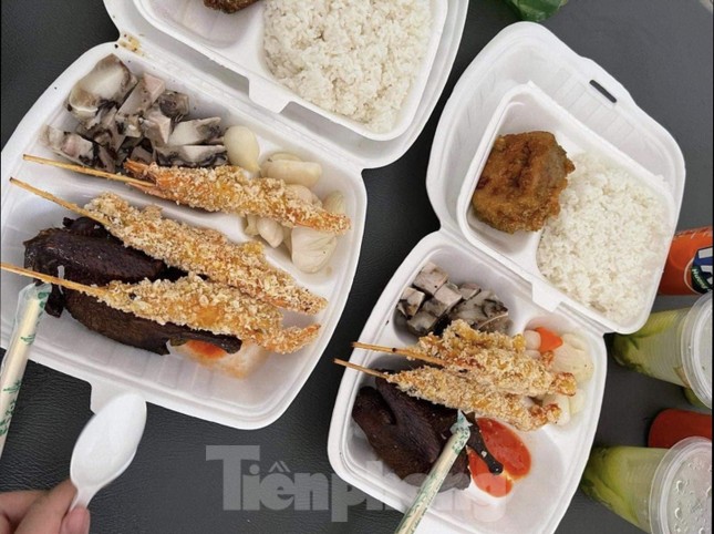 Tỉnh Quảng Ninh nói gì về việc người cách ly phản ánh bị 'cắt xén' bữa ăn? ảnh 2