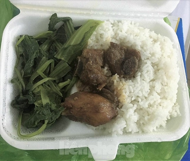 Tỉnh Quảng Ninh nói gì về việc người cách ly phản ánh bị 'cắt xén' bữa ăn? ảnh 1