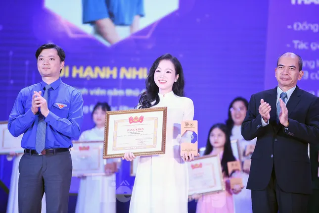 Giới thiệu nữ sinh tiêu biểu tham gia giải thưởng khoa học công nghệ năm 2025 ảnh 1