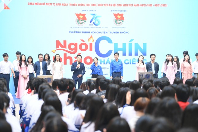 'Ngòi pháo' của cựu học sinh, sinh viên xếp bút nghiên lên đường chiến đấu ảnh 1