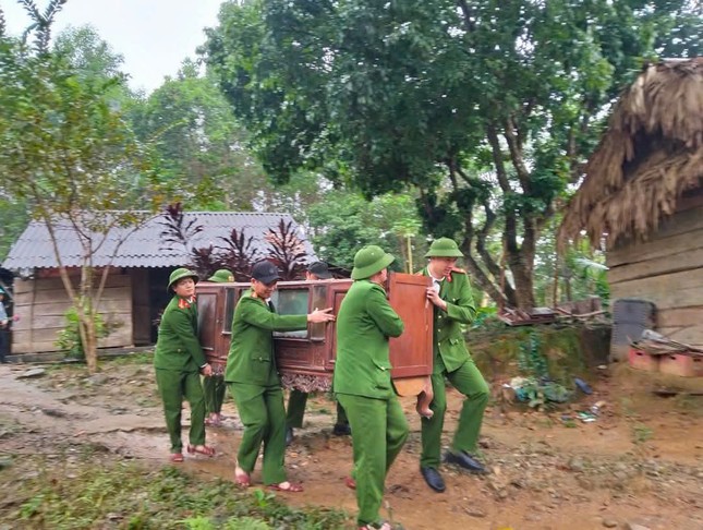 Hơn 170 đội hình thanh niên công an tình nguyện hỗ trợ người dân xóa nhà tạm, dột nát ảnh 4