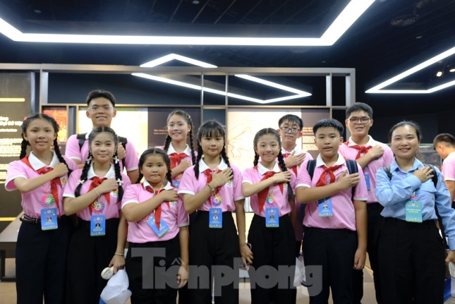 &apos;Hướng dẫn viên nhí&apos; và những trải nghiệm thú vị tại Bảo tàng Lịch sử Quân sự Việt Nam ảnh 10