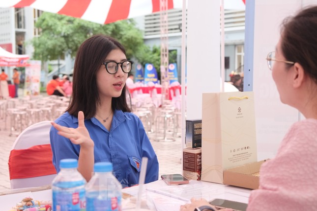 Thay vì chờ doanh nghiệp tìm đến, sinh viên hãy chủ động tìm đến doanh nghiệp ảnh 4