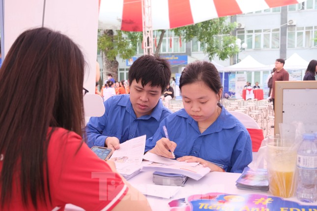 Thay vì chờ doanh nghiệp tìm đến, sinh viên hãy chủ động tìm đến doanh nghiệp ảnh 5