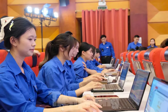 Đoàn viên, thanh niên sôi nổi tìm hiểu về Ngày Tổng tuyển cử đầu tiên ảnh 2