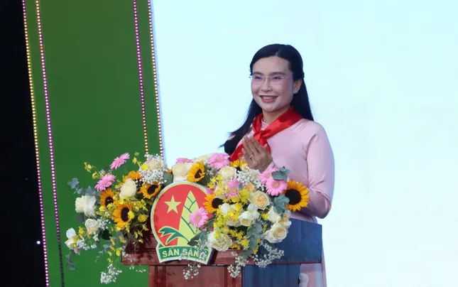 Tôn vinh 80 &apos;Cánh én hồng&apos; cống hiến bền bỉ vì thế hệ măng non ảnh 1