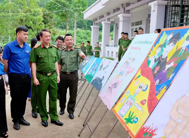 Đưa &apos;tủ sách pháp luật&apos; vào cơ sở cai nghiện ảnh 3