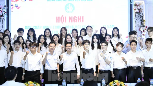 Ông Hoàng Nam Tiến cảnh báo sinh viên về &apos;ảo giác AI&apos; ảnh 6