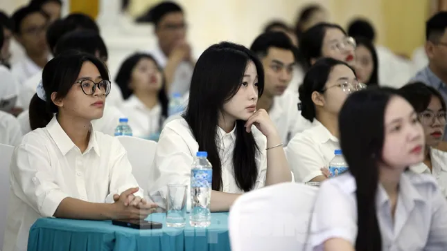 Ông Hoàng Nam Tiến cảnh báo sinh viên về &apos;ảo giác AI&apos; ảnh 4