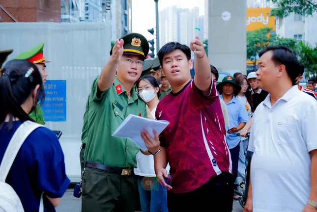 Đội hình &apos;phản ứng nhanh&apos; của tuổi trẻ Công an tiếp sức sĩ tử ảnh 3
