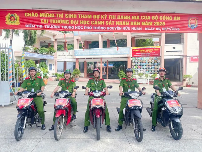 Đội hình &apos;phản ứng nhanh&apos; của tuổi trẻ Công an tiếp sức sĩ tử ảnh 5
